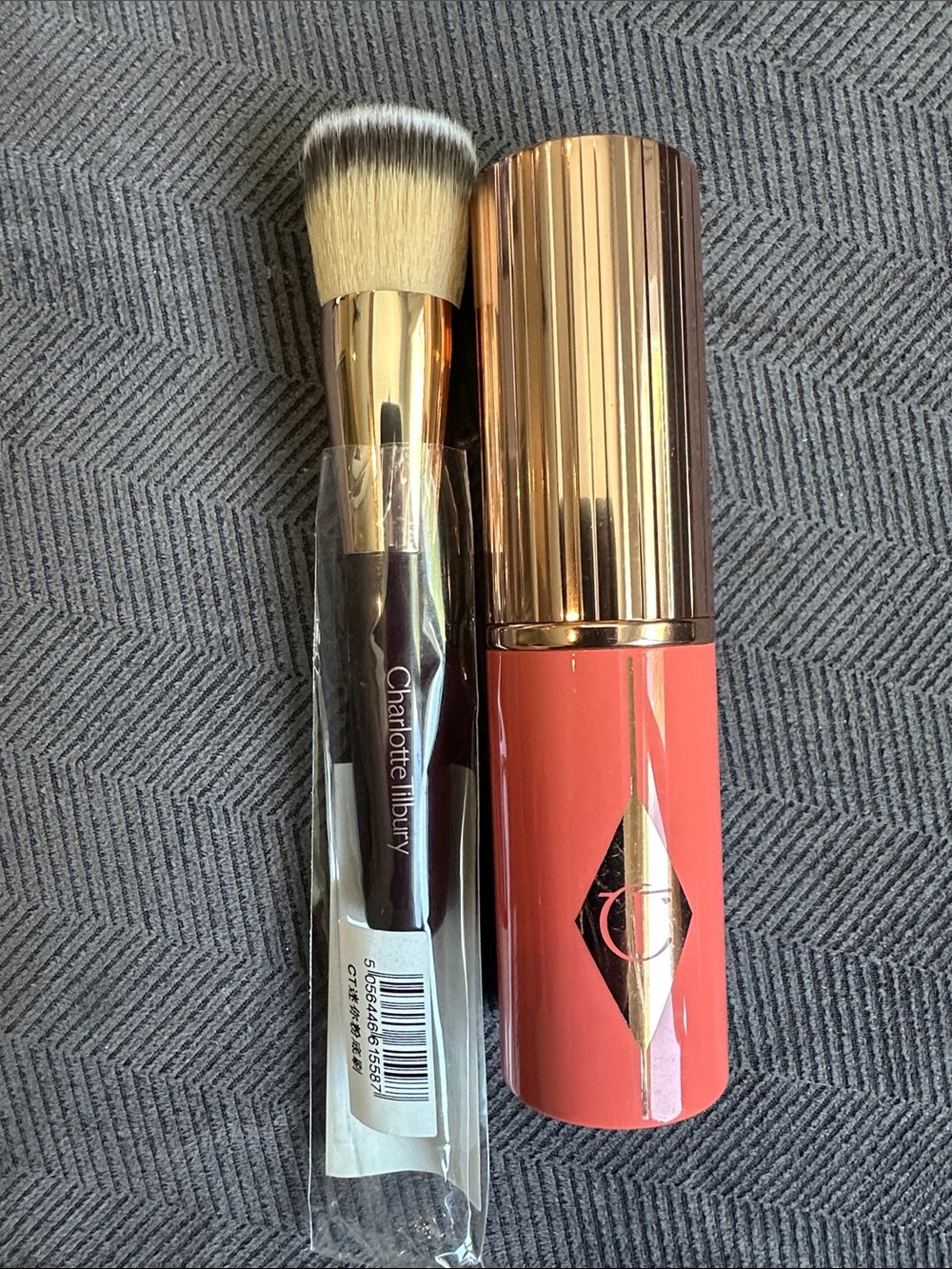 Charlotte Tilbury unreal blush healthy glow stick and  Brush Set